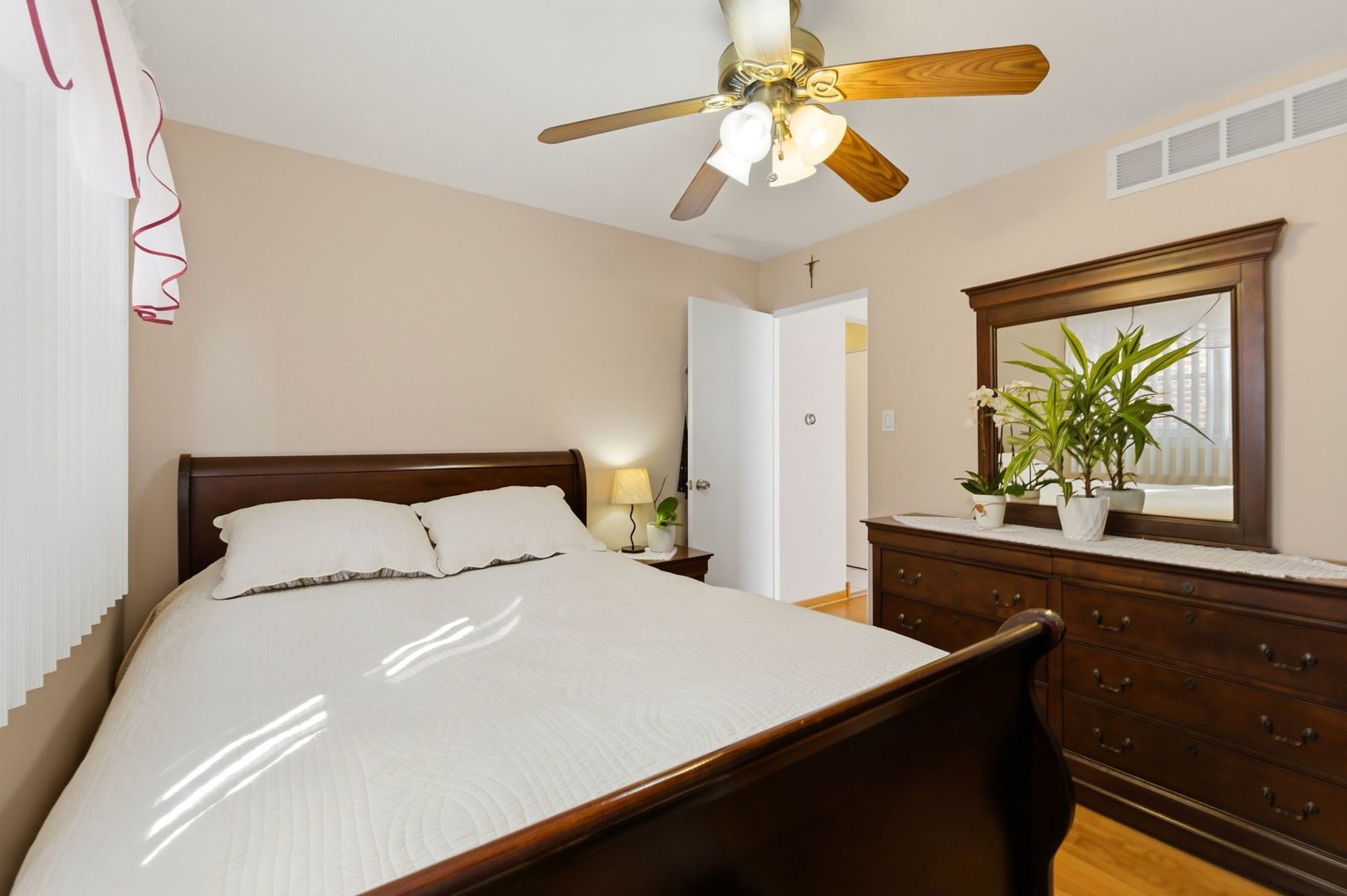 5836 S Mayfield Avenue, Chicago, IL 60638