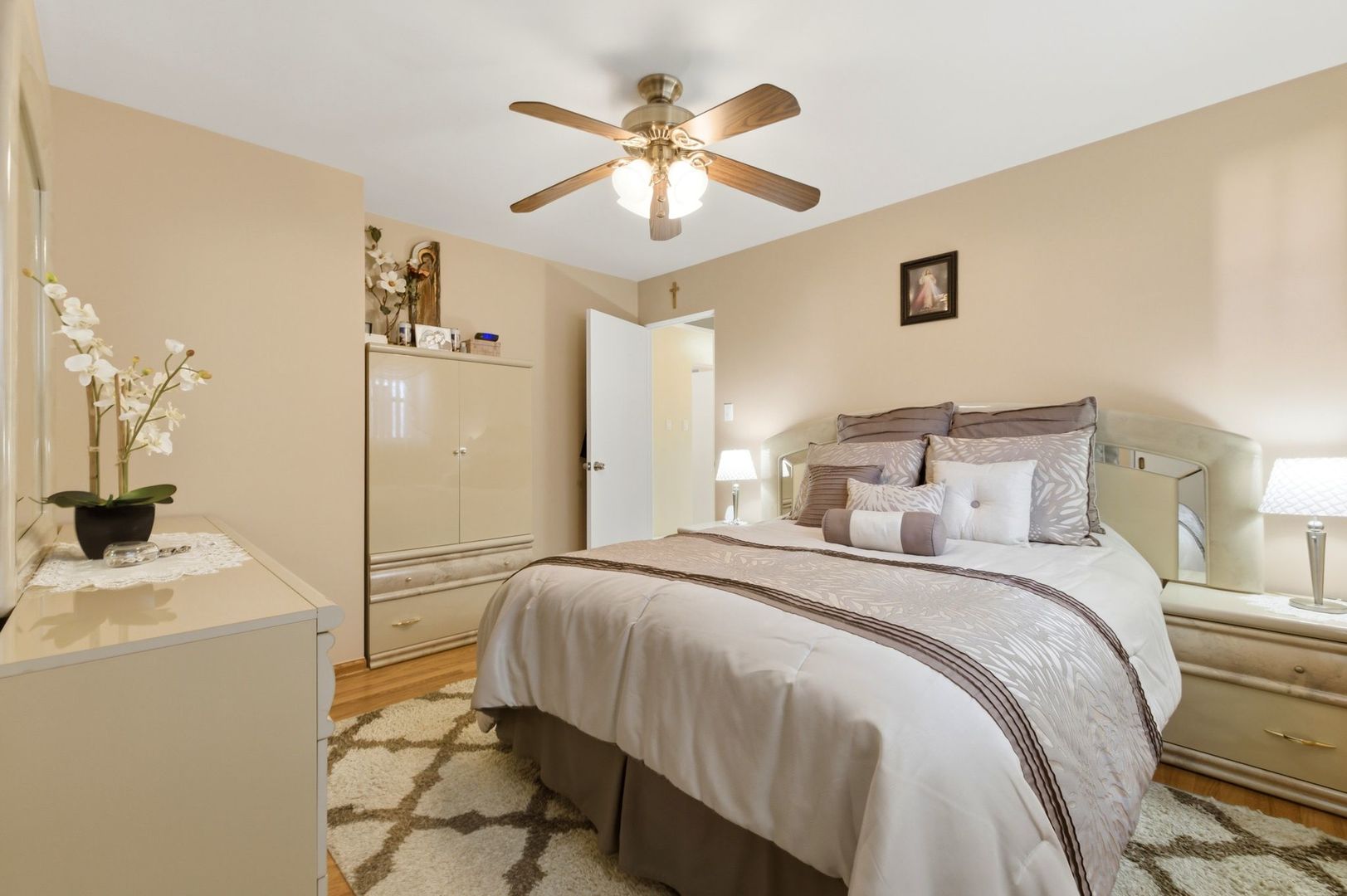 5836 S Mayfield Avenue, Chicago, IL 60638