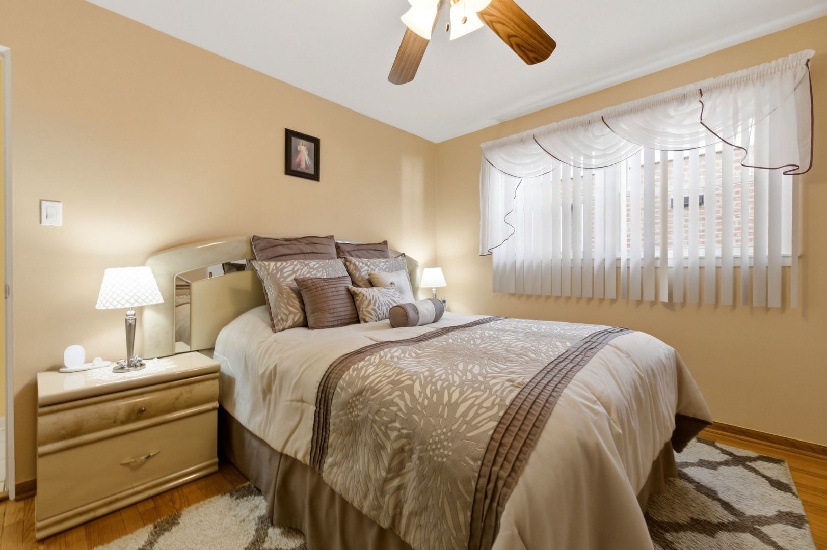 5836 S Mayfield Avenue, Chicago, IL 60638