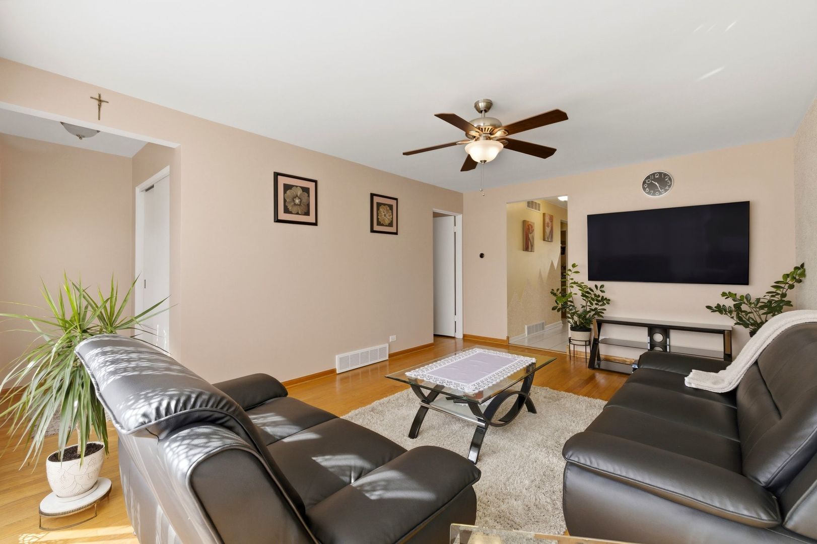 5836 S Mayfield Avenue, Chicago, IL 60638