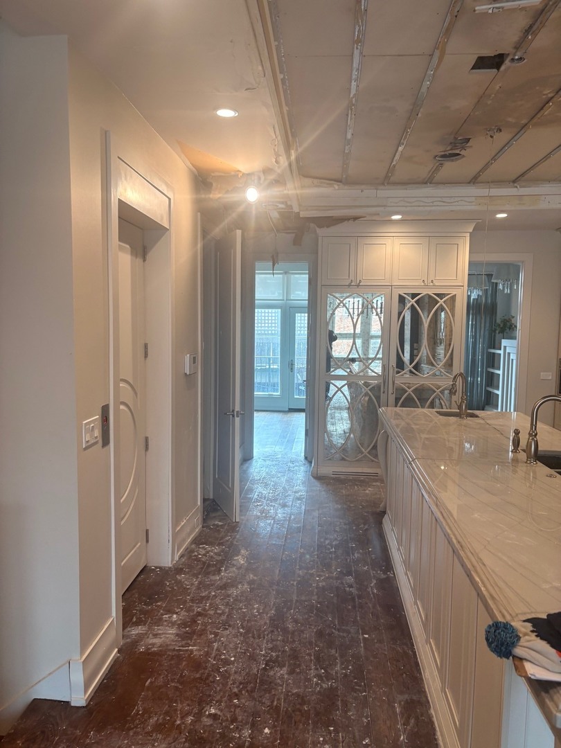 2054 N Mohawk Street, Chicago, IL 60614