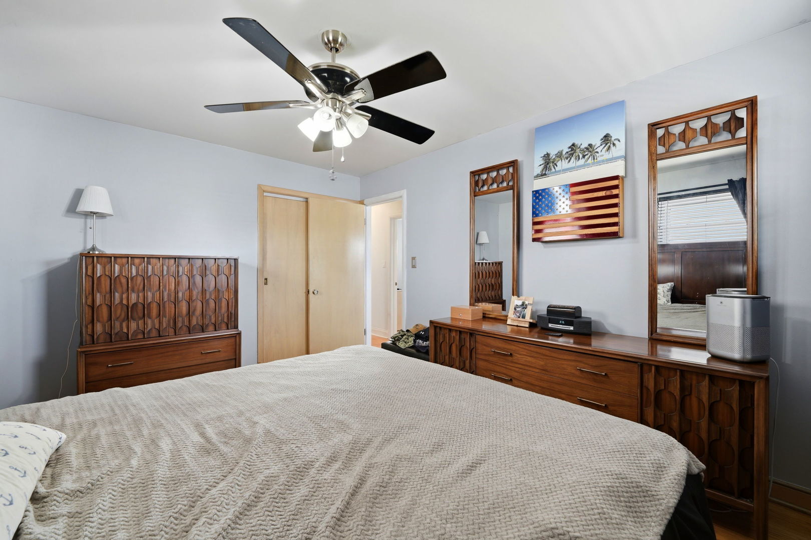 8130 W Berwyn Avenue, Chicago, IL 60656