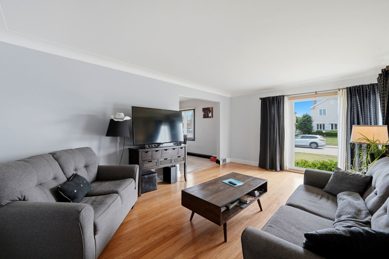 8130 W Berwyn Avenue, Chicago, IL 60656