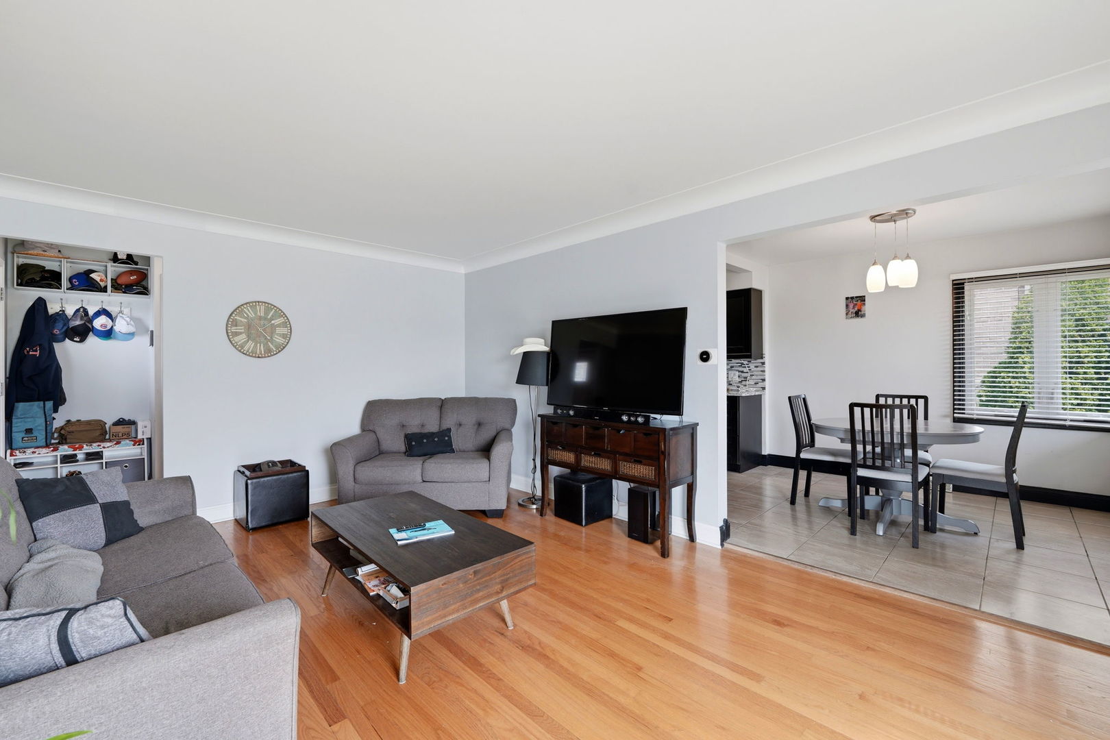 8130 W Berwyn Avenue, Chicago, IL 60656