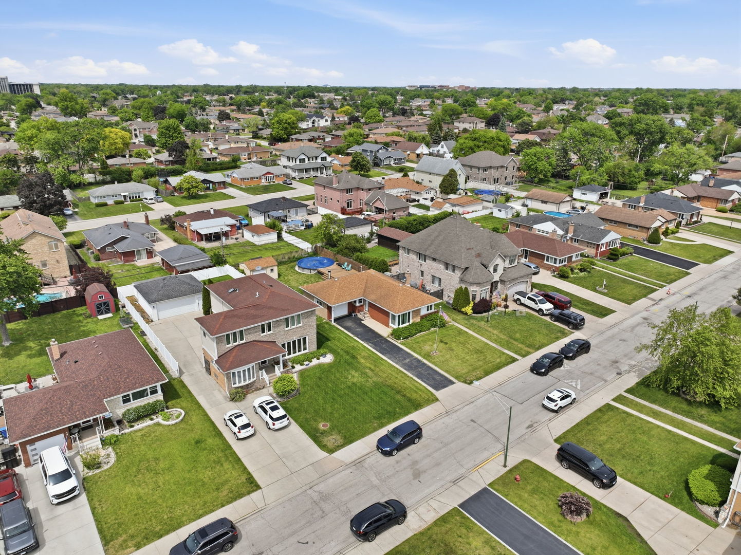 8130 W Berwyn Avenue, Chicago, IL 60656