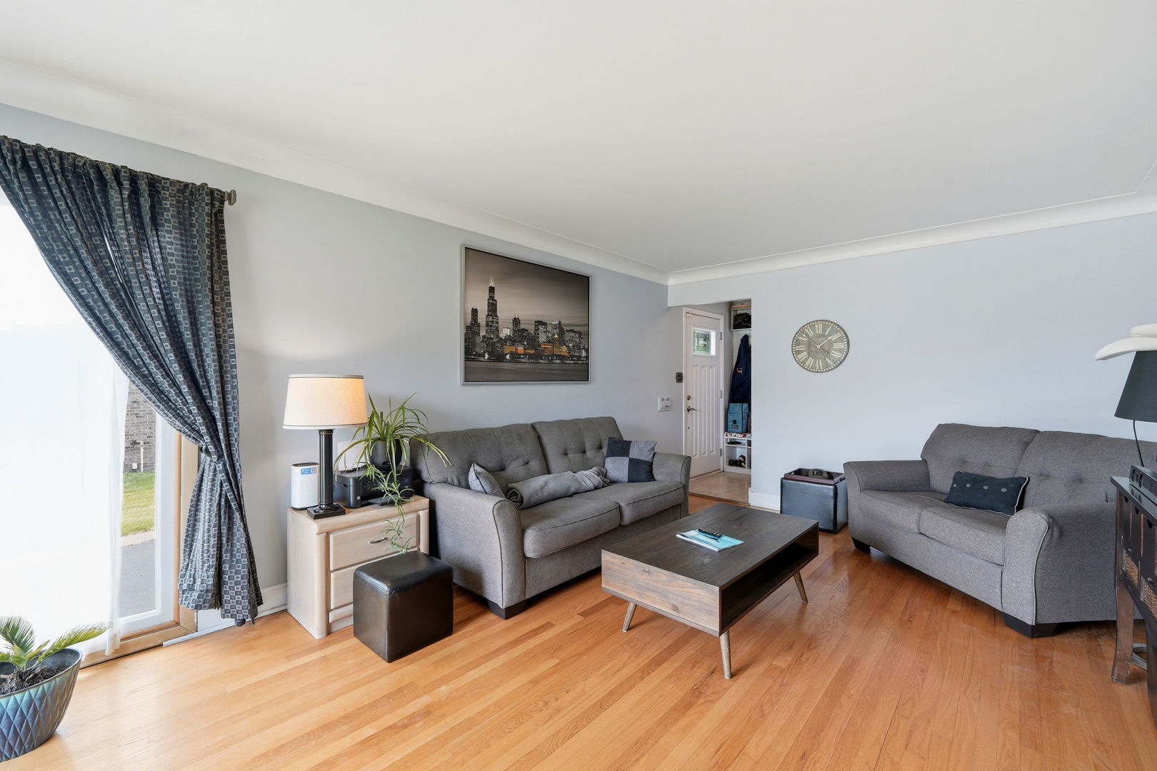 8130 W Berwyn Avenue, Chicago, IL 60656