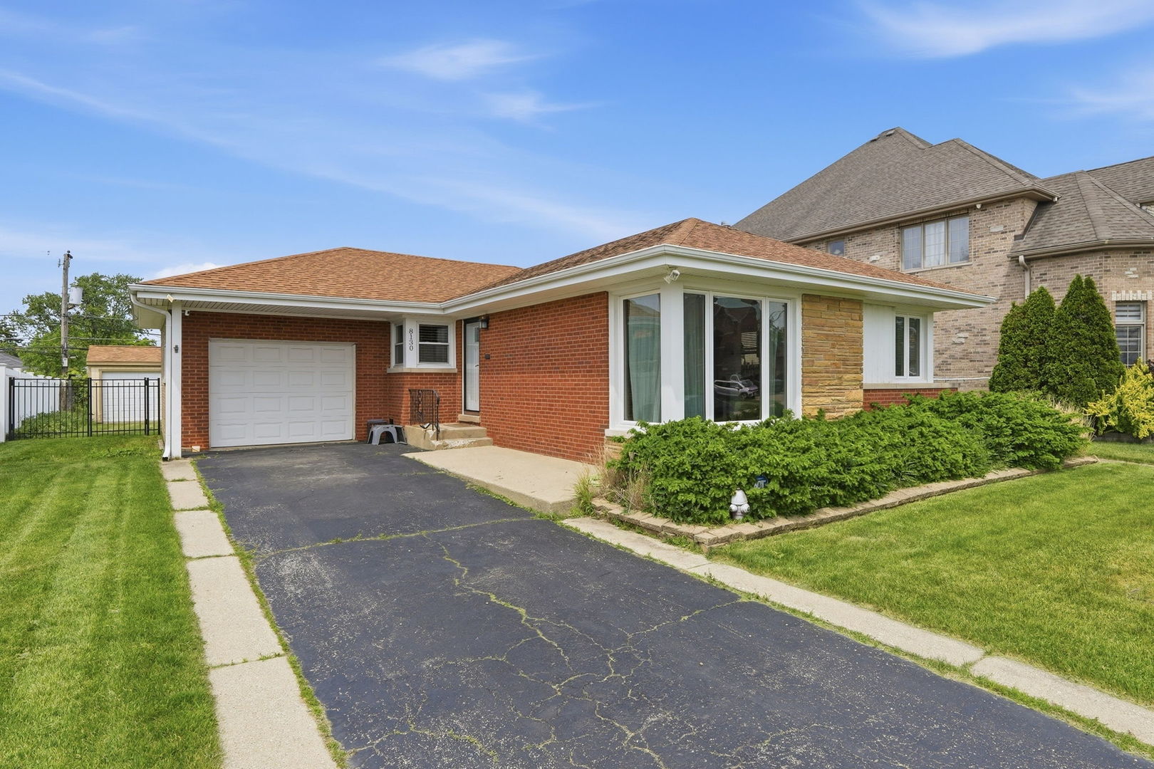 8130 W Berwyn Avenue, Chicago, IL 60656