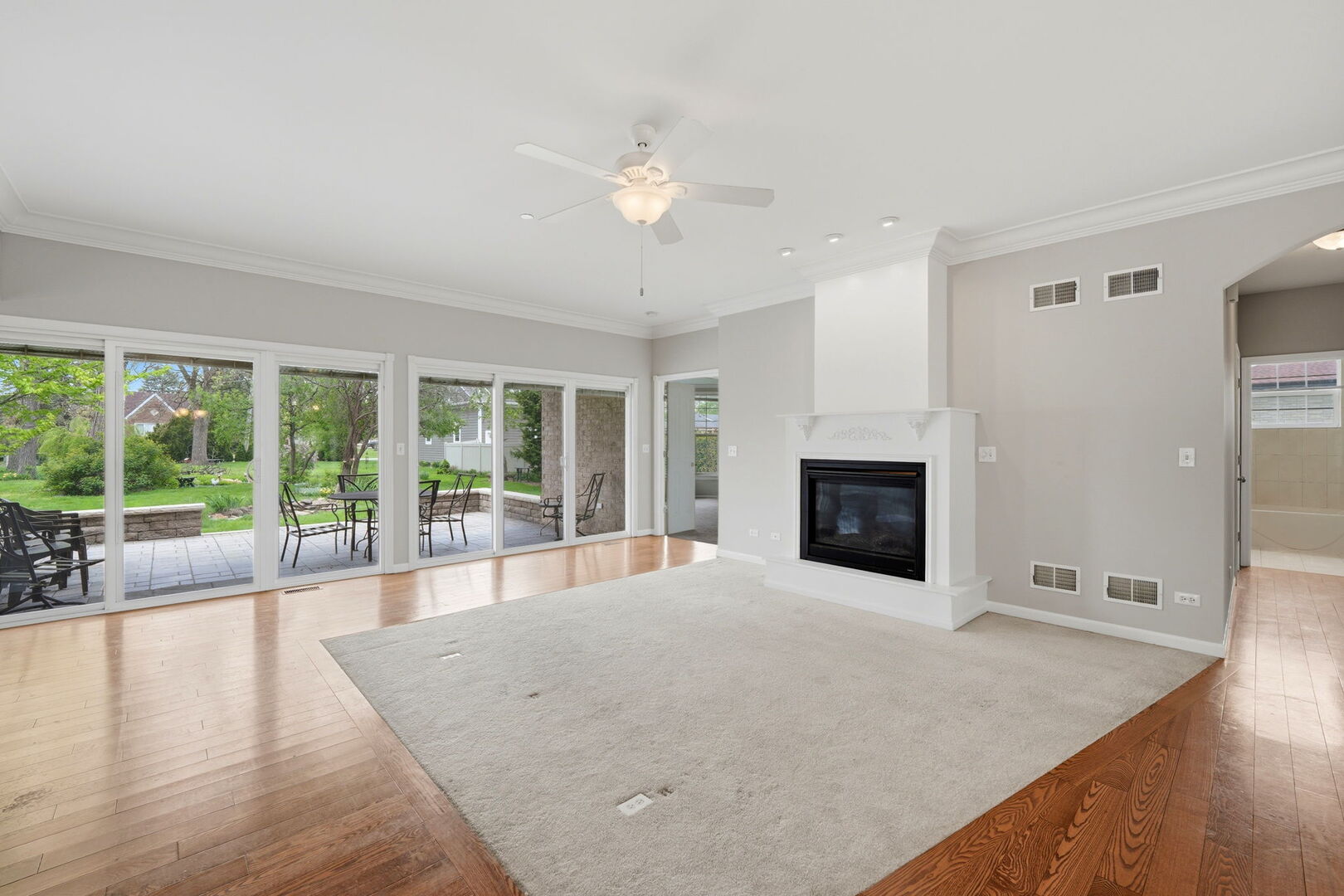 7550 Blazer Avenue, Justice, IL 60458