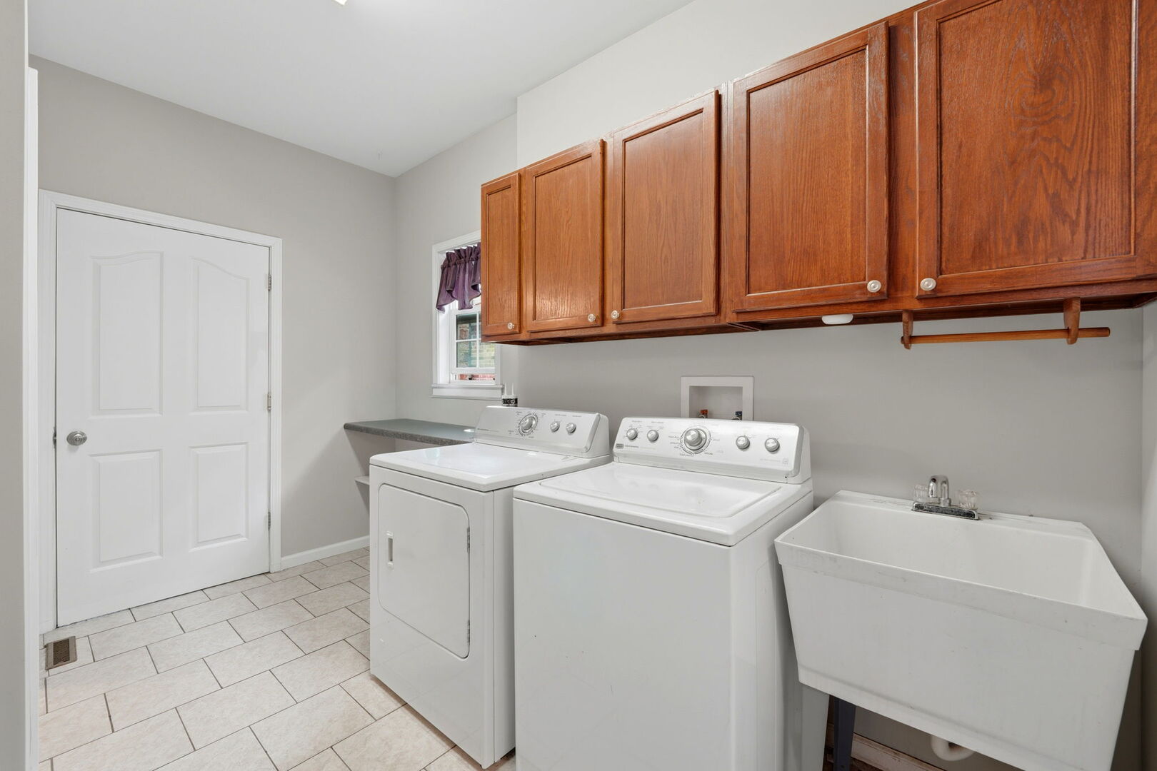 7550 Blazer Avenue, Justice, IL 60458