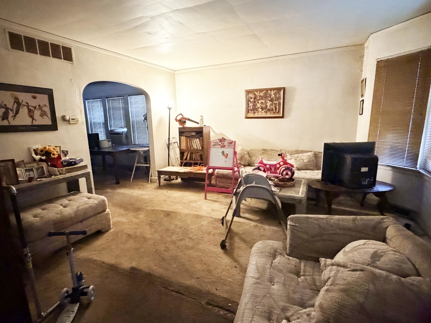 8613 S Dorchester Avenue, Chicago, IL 60619