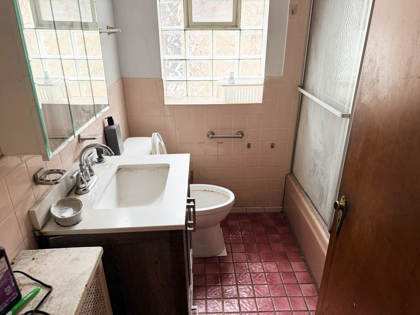 8613 S Dorchester Avenue, Chicago, IL 60619