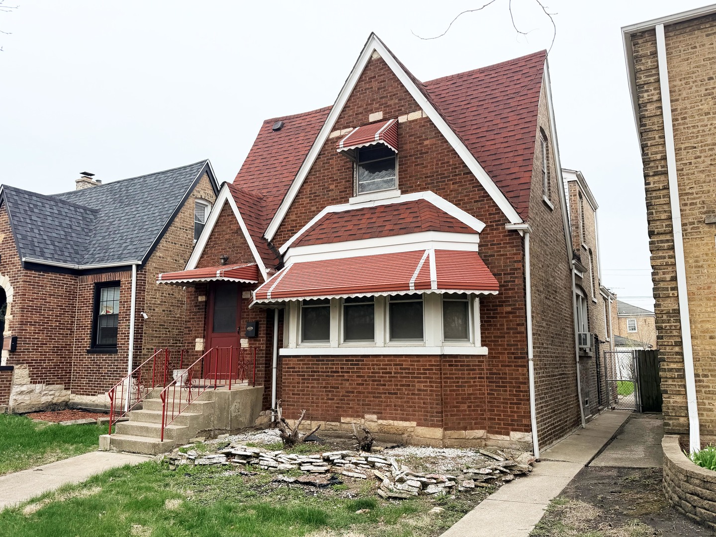 8613 S Dorchester Avenue, Chicago, IL 60619