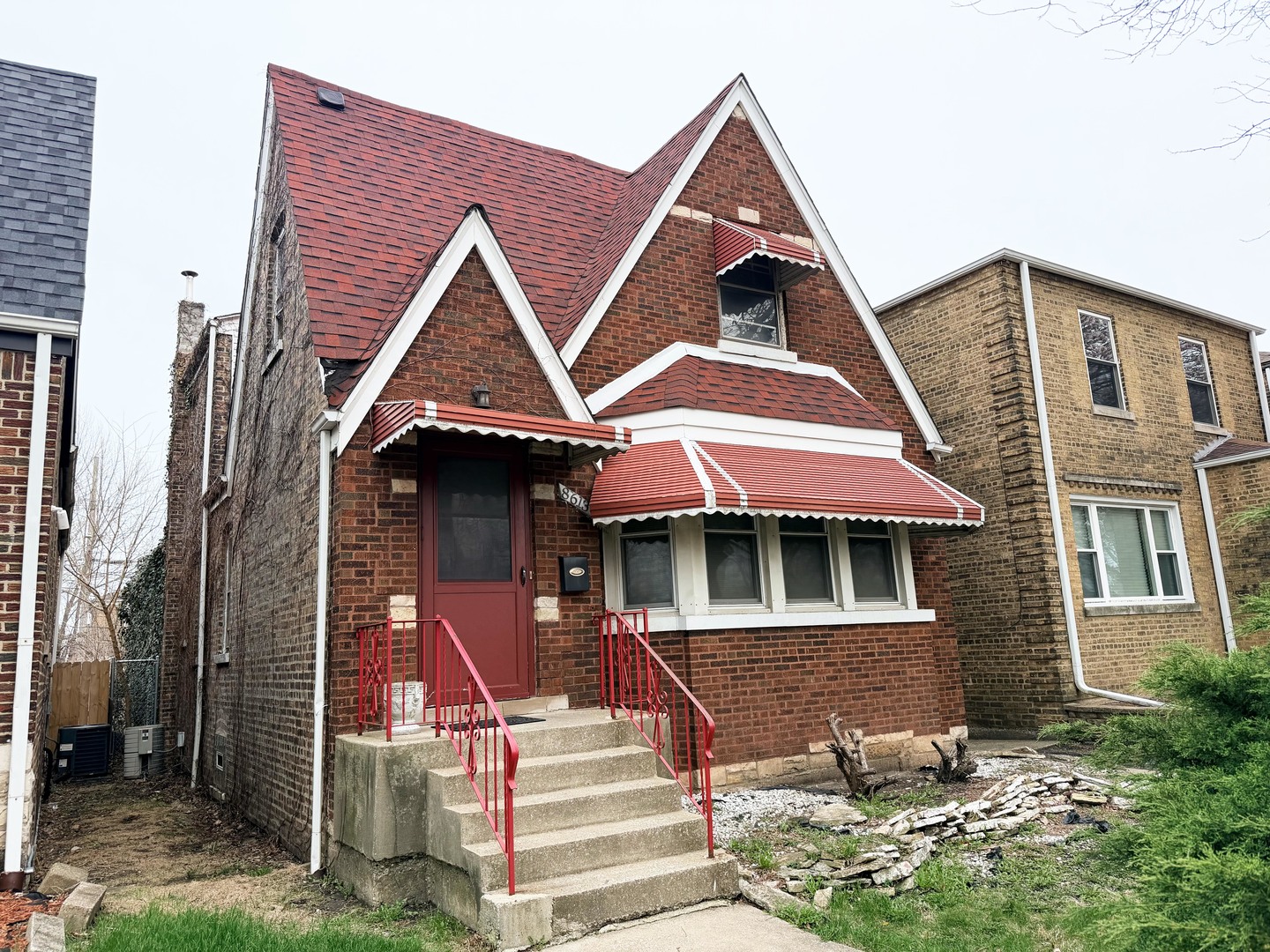 8613 S Dorchester Avenue, Chicago, IL 60619