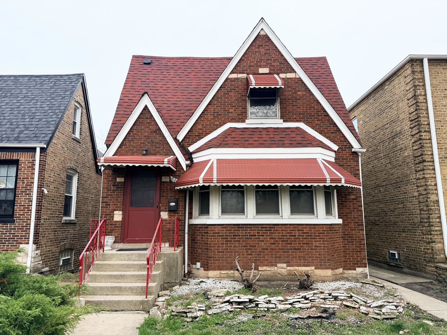 8613 S Dorchester Avenue, Chicago, IL 60619