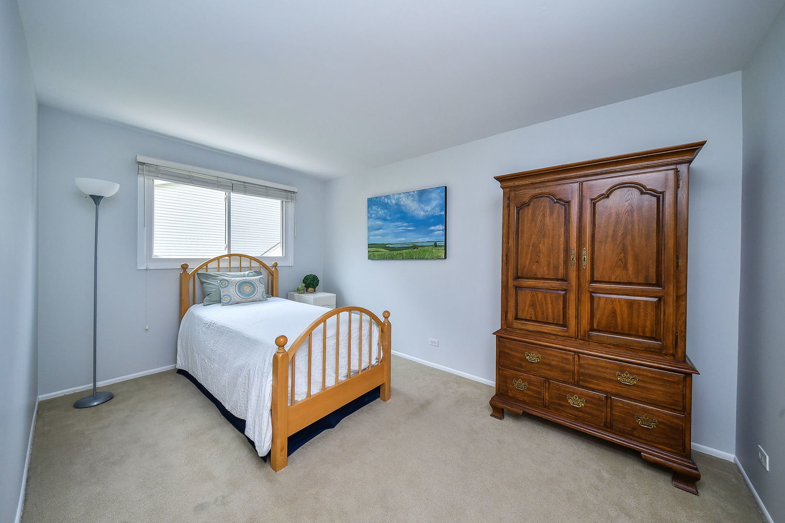 1174 Kent Court, Wheaton, IL 60189