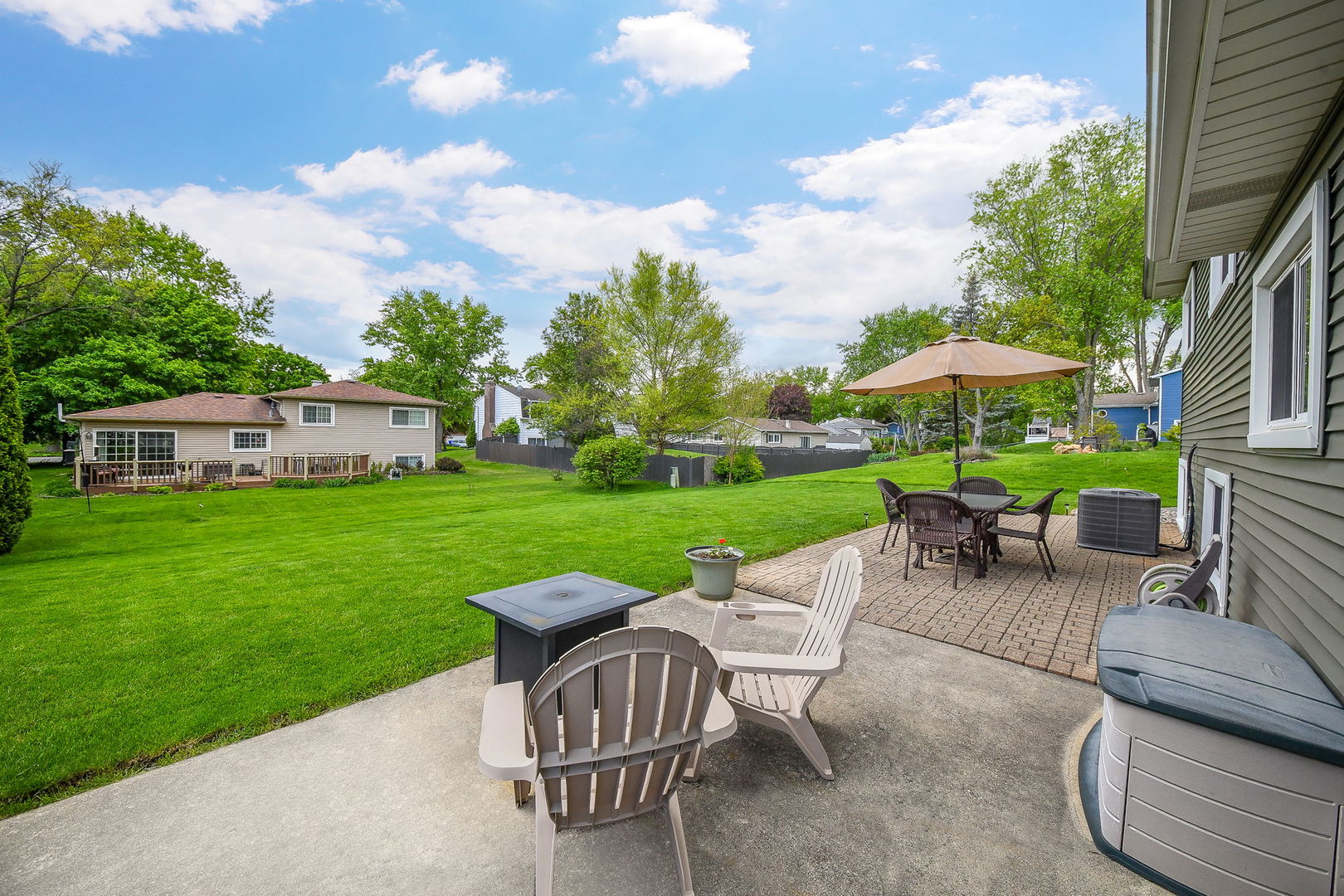 1174 Kent Court, Wheaton, IL 60189