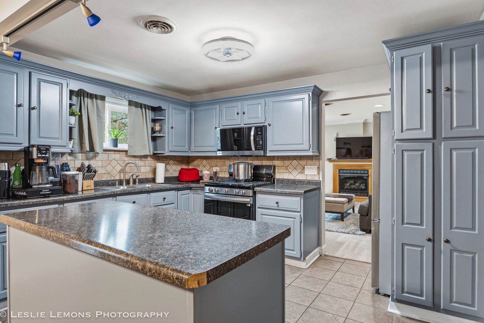 364 N Cedar Avenue, Wood Dale, IL 60191