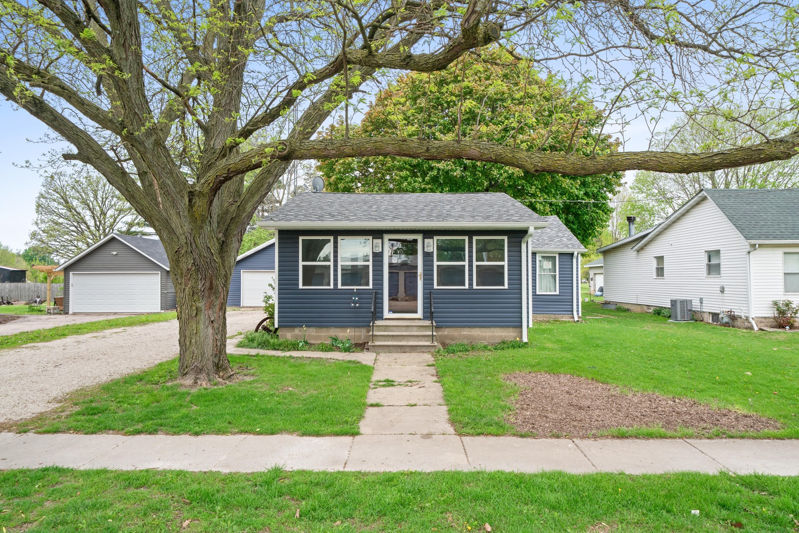 210 N Green Street, Somonauk, IL 60552