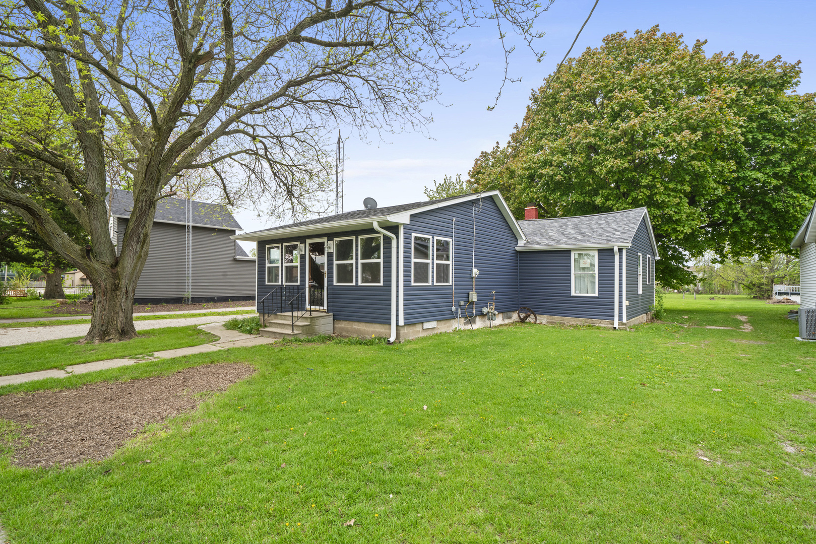 210 N Green Street, Somonauk, IL 60552