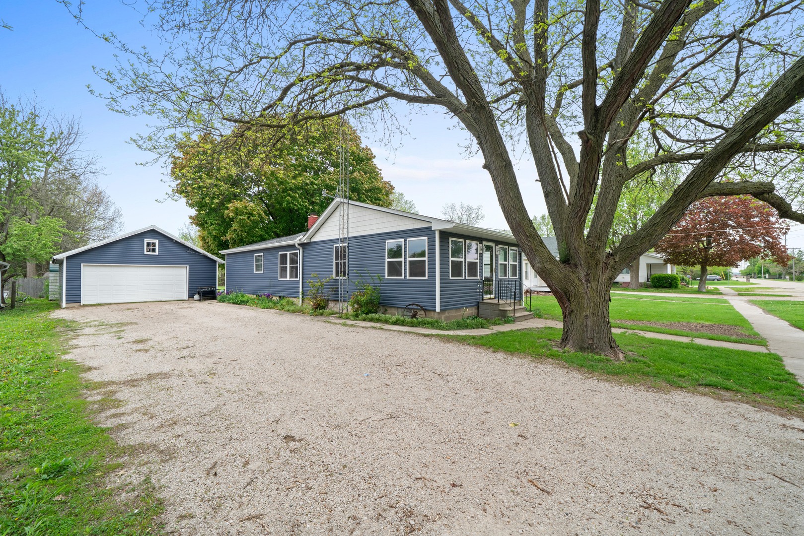 210 N Green Street, Somonauk, IL 60552