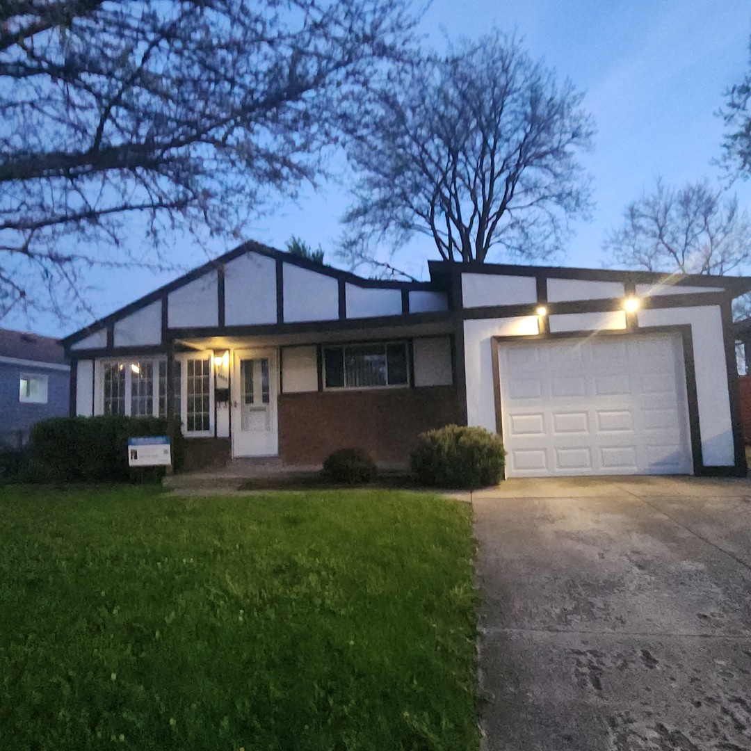 4605 W 84th Place, Chicago, IL 60652