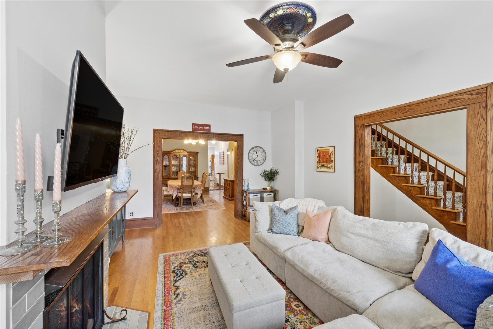 812 S Bell Avenue, Chicago, IL 60612