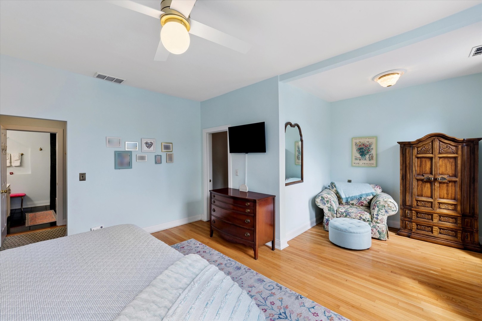 812 S Bell Avenue, Chicago, IL 60612