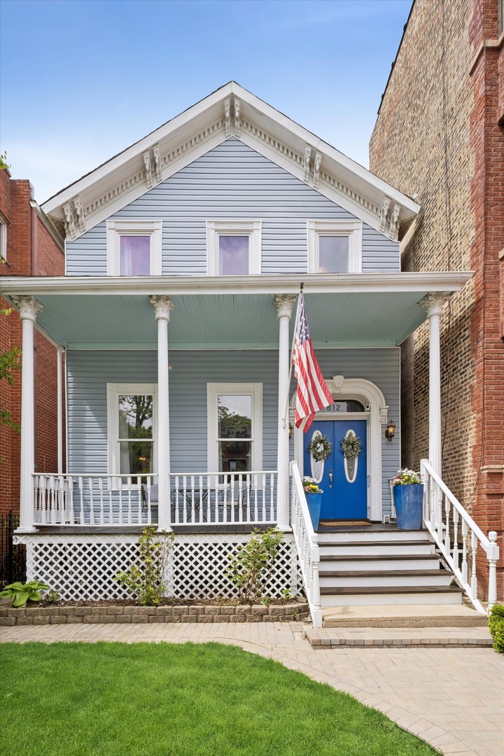 812 S Bell Avenue, Chicago, IL 60612