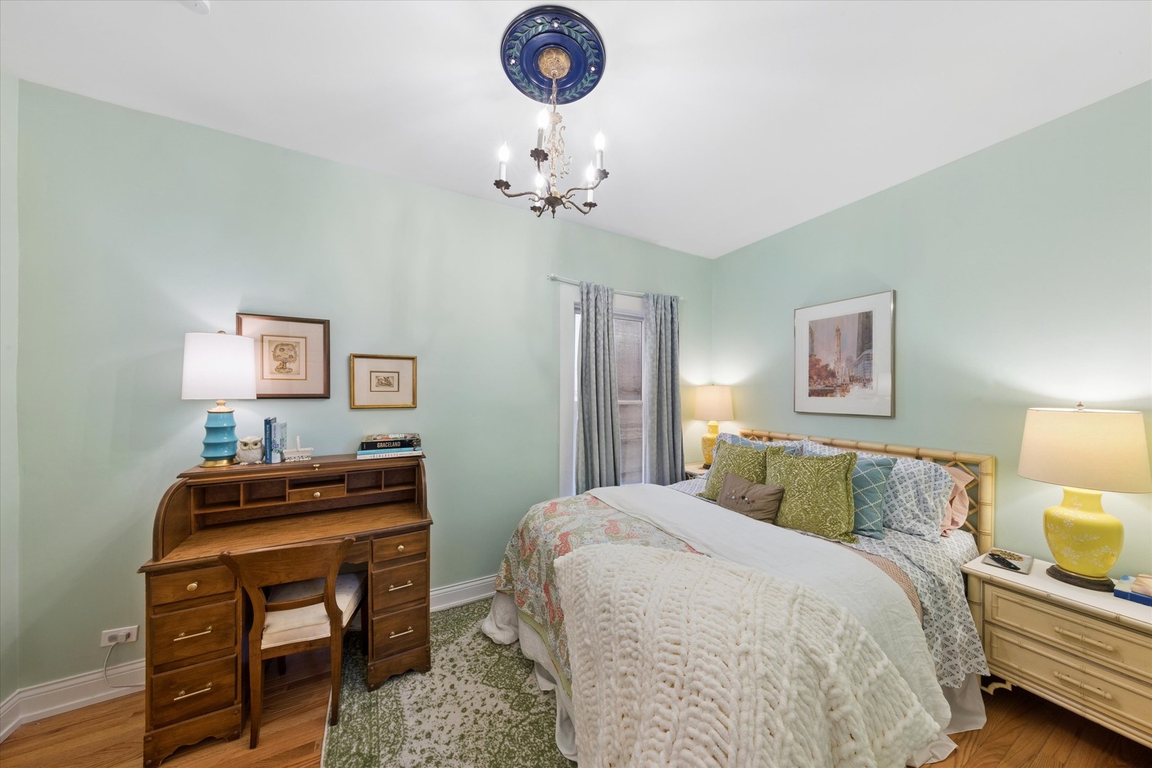 812 S Bell Avenue, Chicago, IL 60612