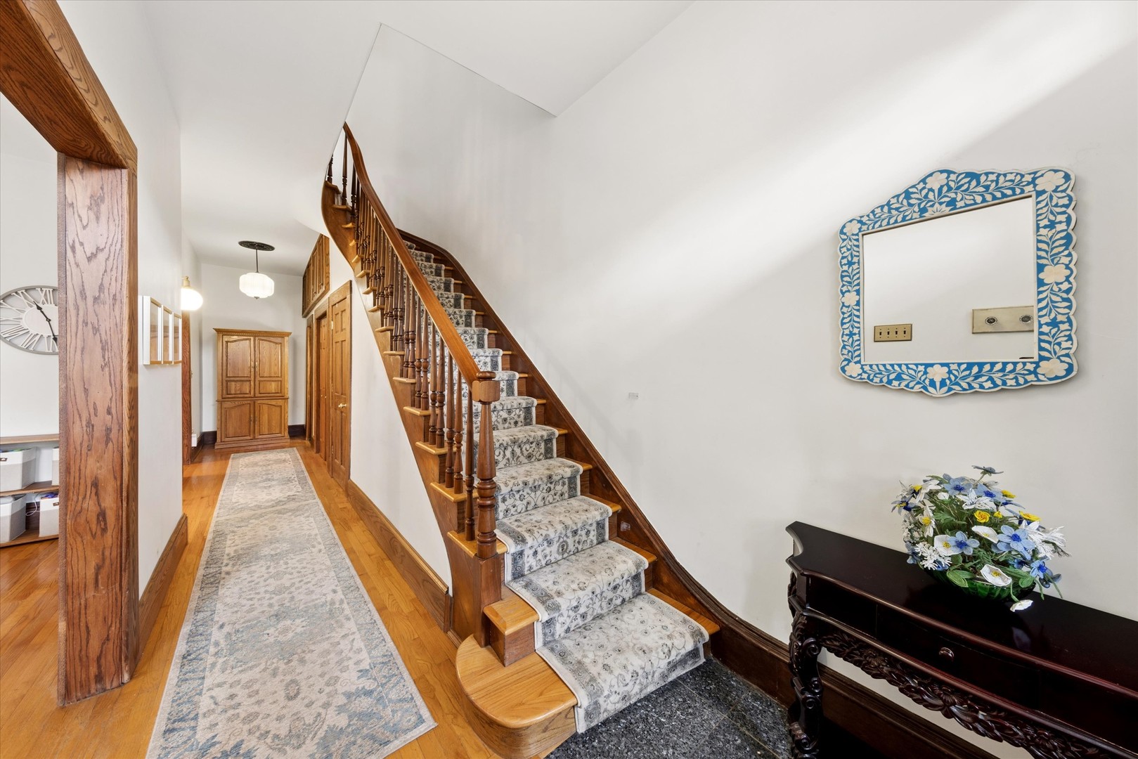 812 S Bell Avenue, Chicago, IL 60612