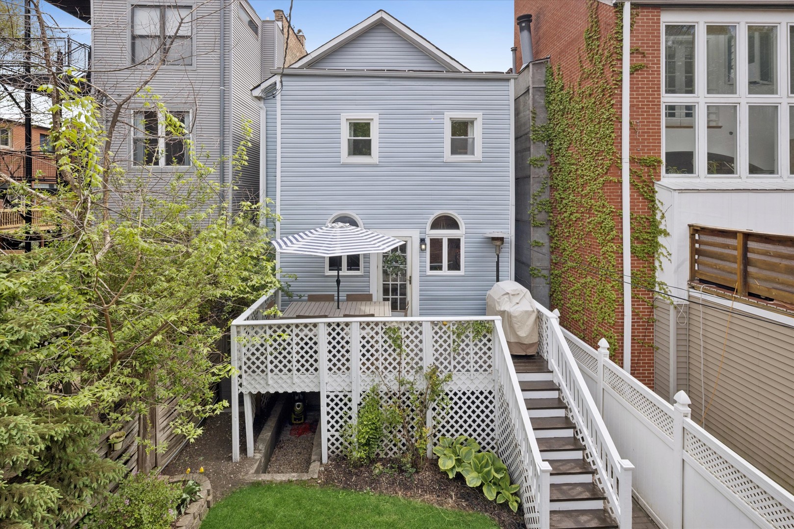 812 S Bell Avenue, Chicago, IL 60612