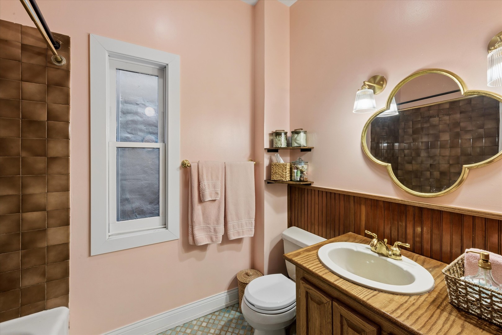 812 S Bell Avenue, Chicago, IL 60612