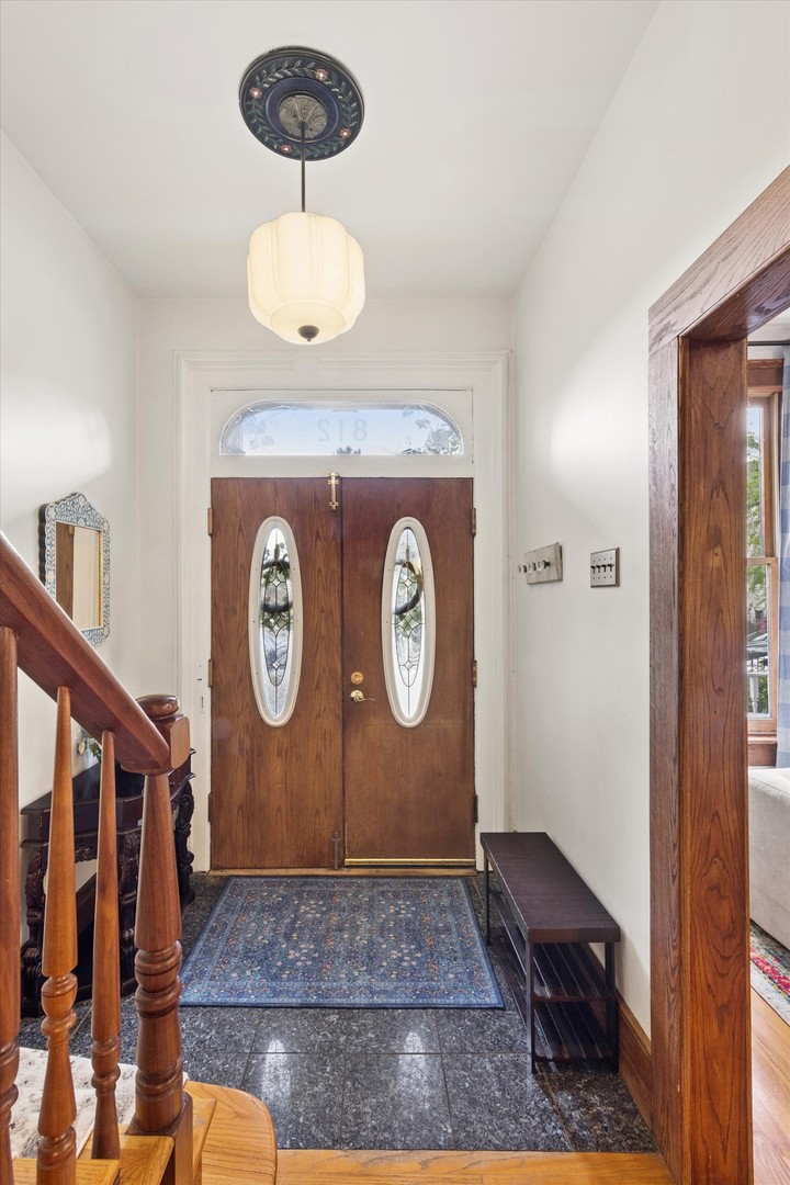 812 S Bell Avenue, Chicago, IL 60612