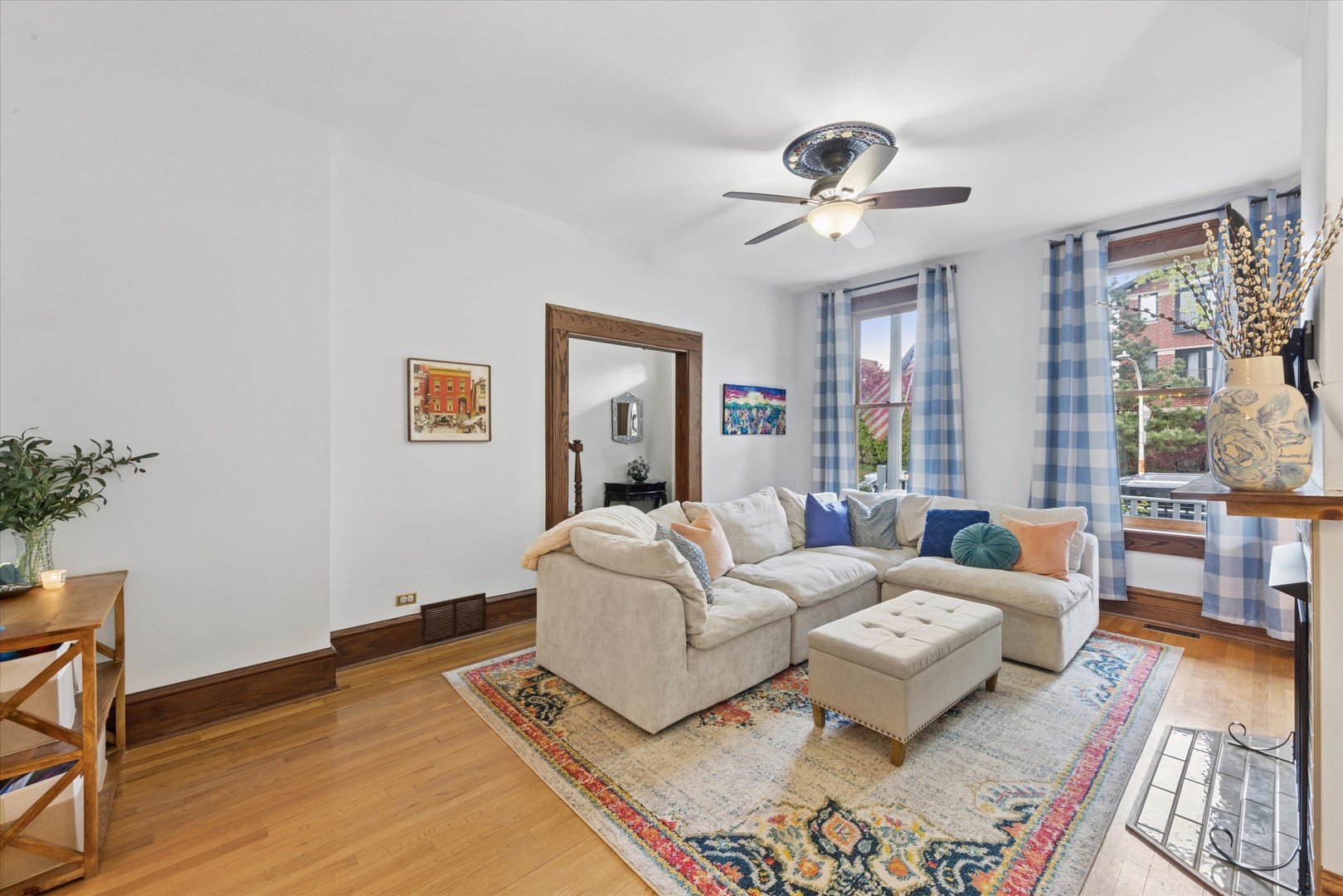 812 S Bell Avenue, Chicago, IL 60612