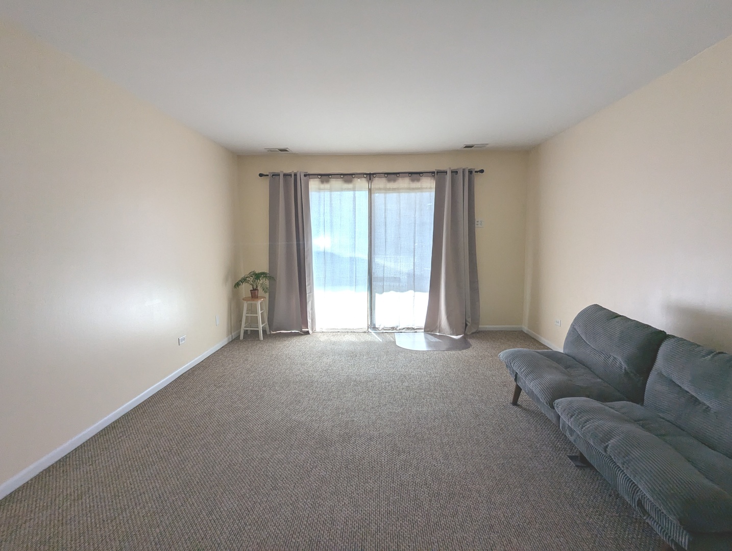 8473 ARCHER Avenue #104, Willow Springs, IL 60480