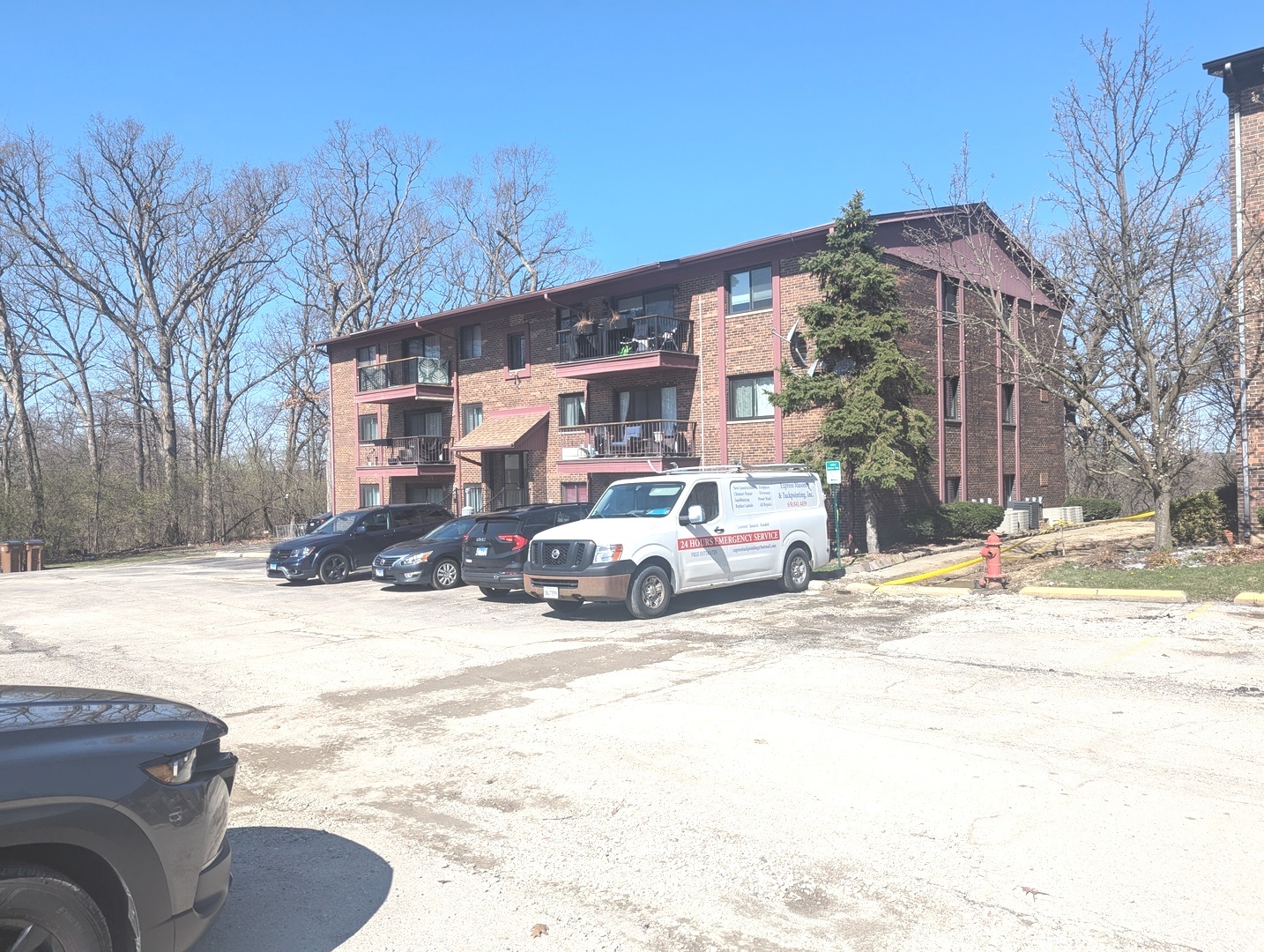 8473 ARCHER Avenue #104, Willow Springs, IL 60480