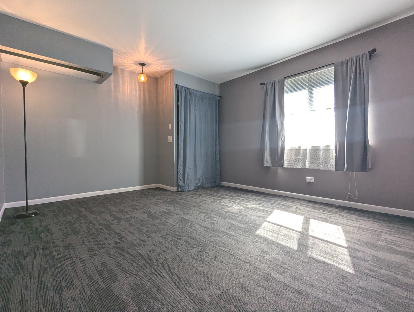 8473 ARCHER Avenue #104, Willow Springs, IL 60480