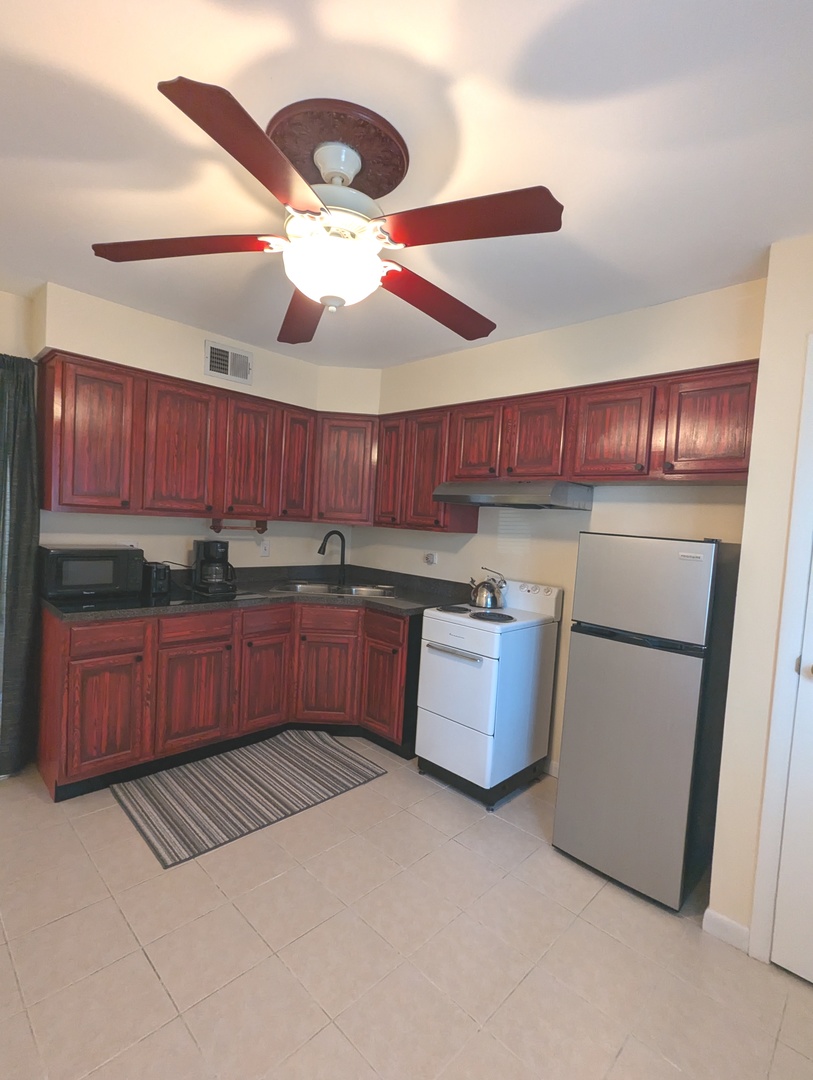 8473 ARCHER Avenue #104, Willow Springs, IL 60480