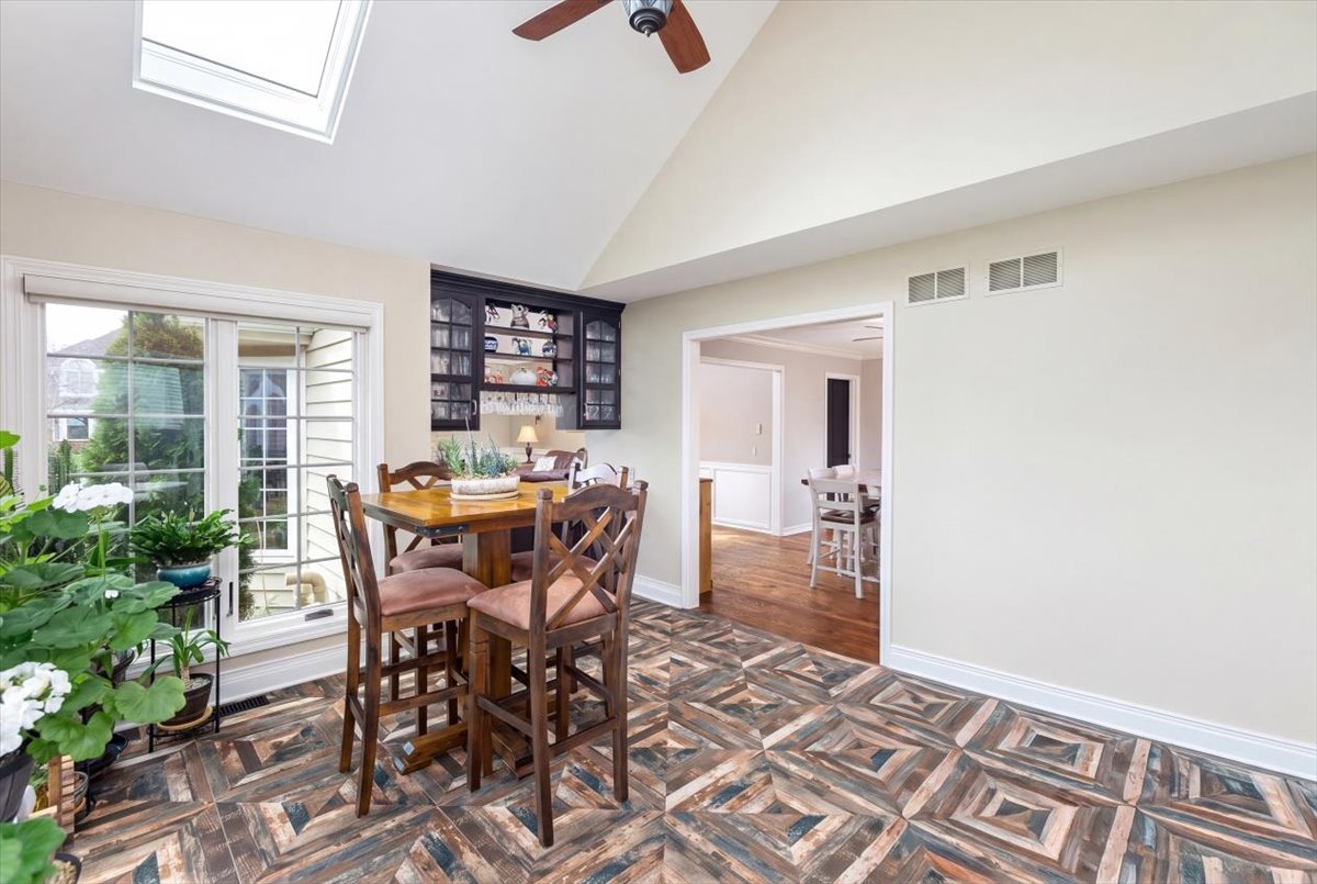 1576 Pine Lake Drive, Naperville, IL 60564