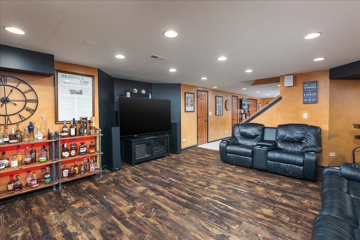 1576 Pine Lake Drive, Naperville, IL 60564