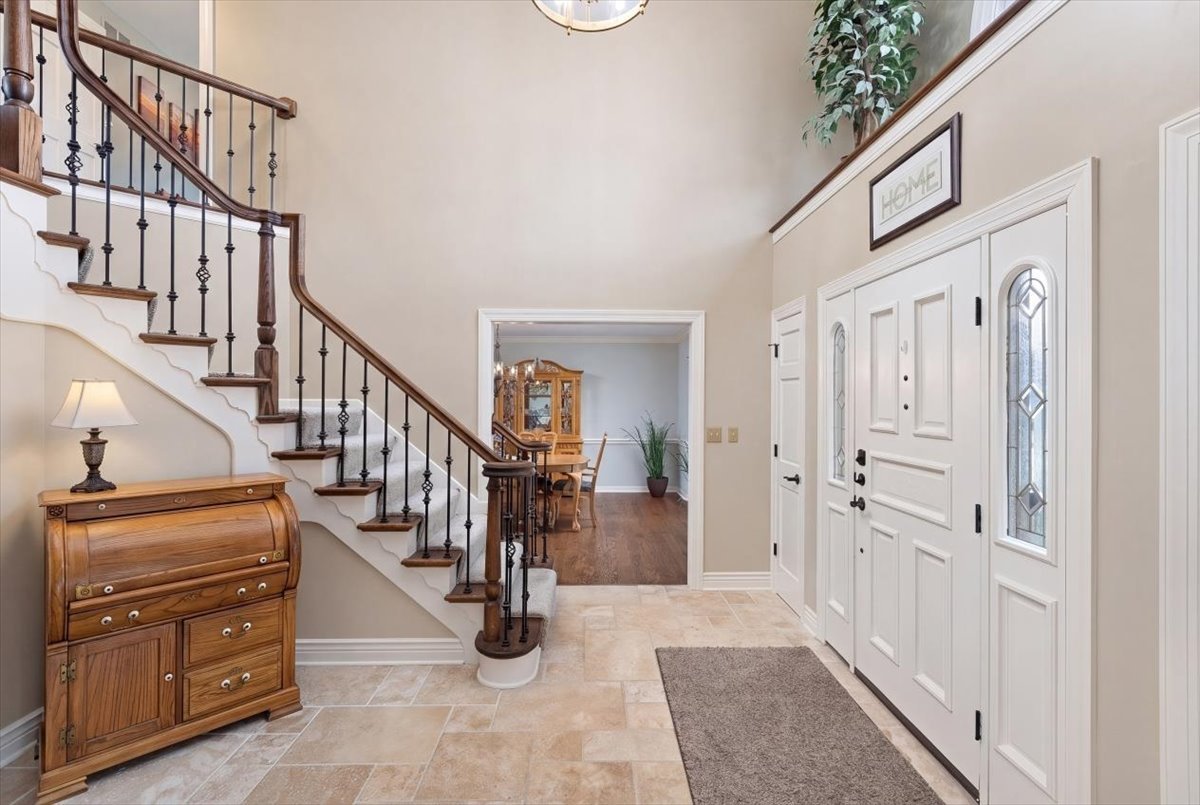 1576 Pine Lake Drive, Naperville, IL 60564