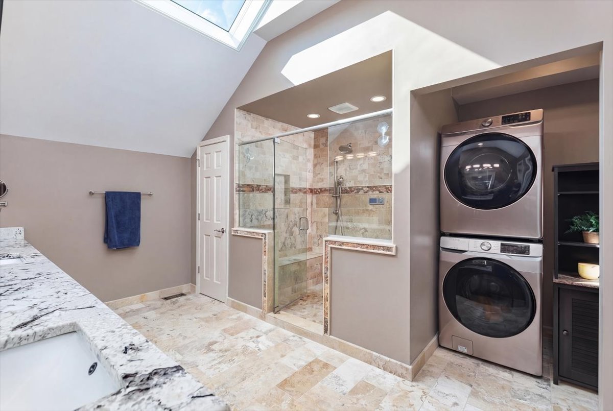 1576 Pine Lake Drive, Naperville, IL 60564