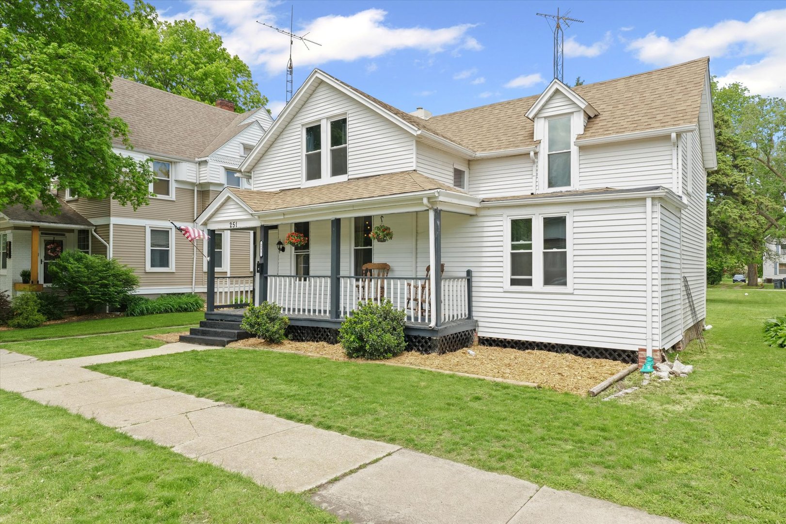 251 W Center Street, Paxton, IL 60957