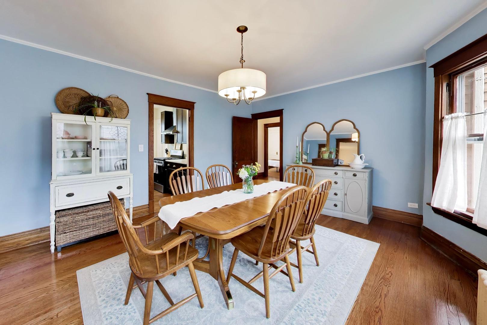 3533 Grand Boulevard, Brookfield, IL 60513