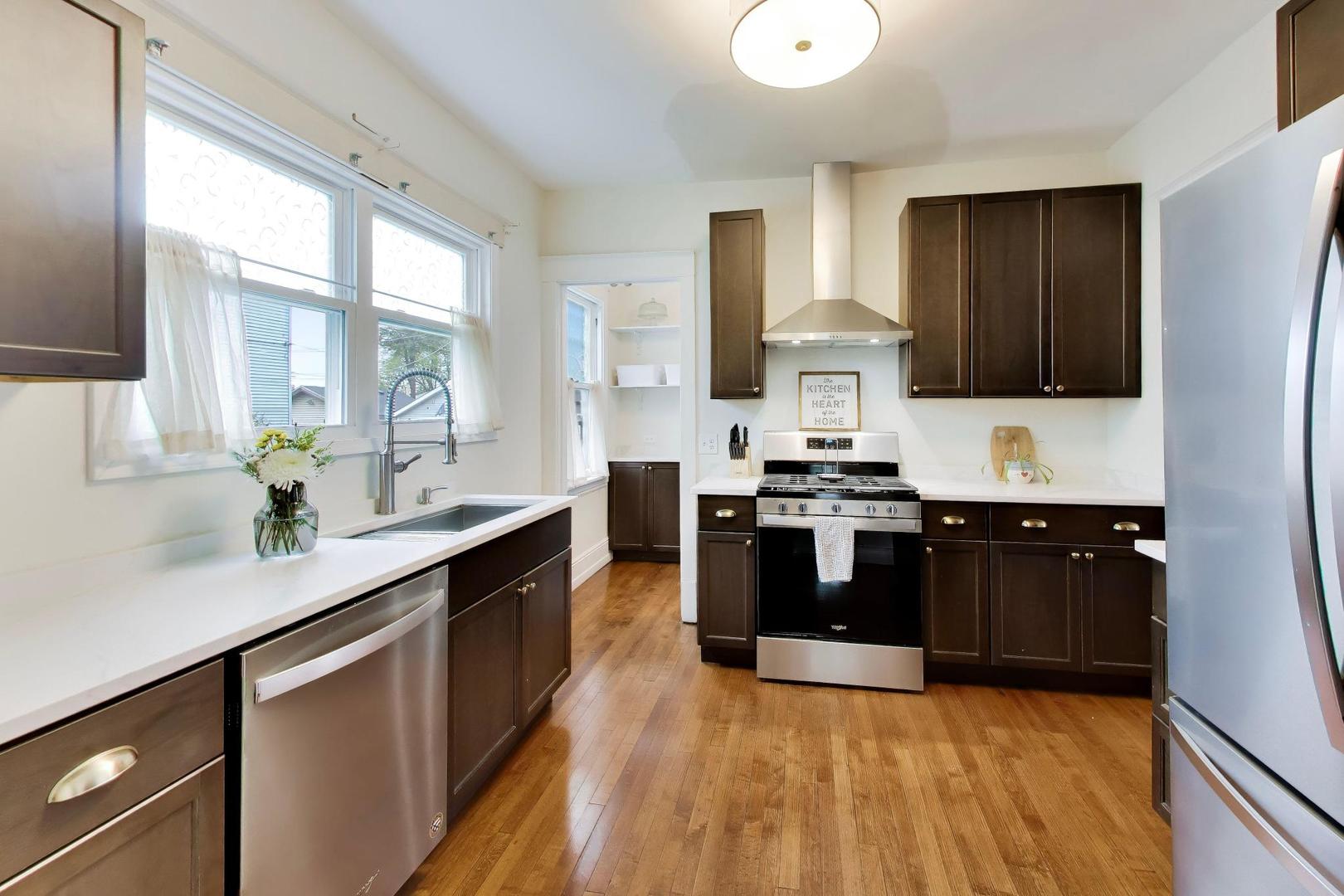 3533 Grand Boulevard, Brookfield, IL 60513