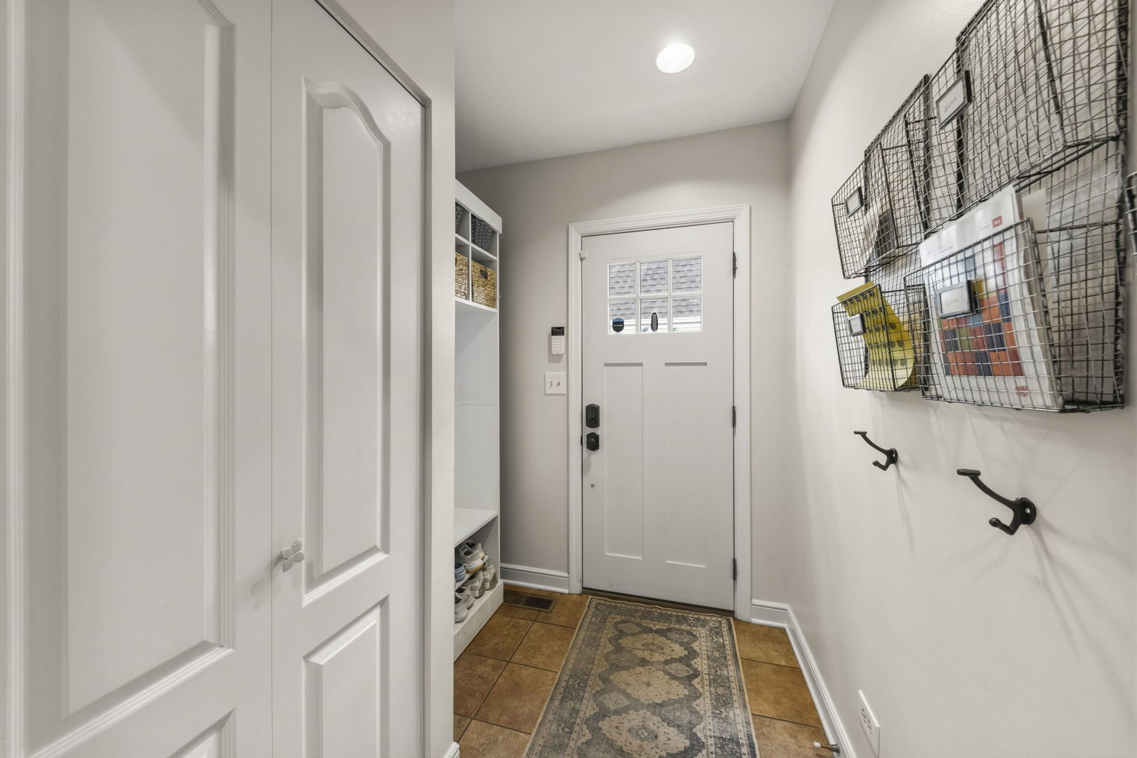 260 Chesterfield Avenue, Glen Ellyn, IL 60137