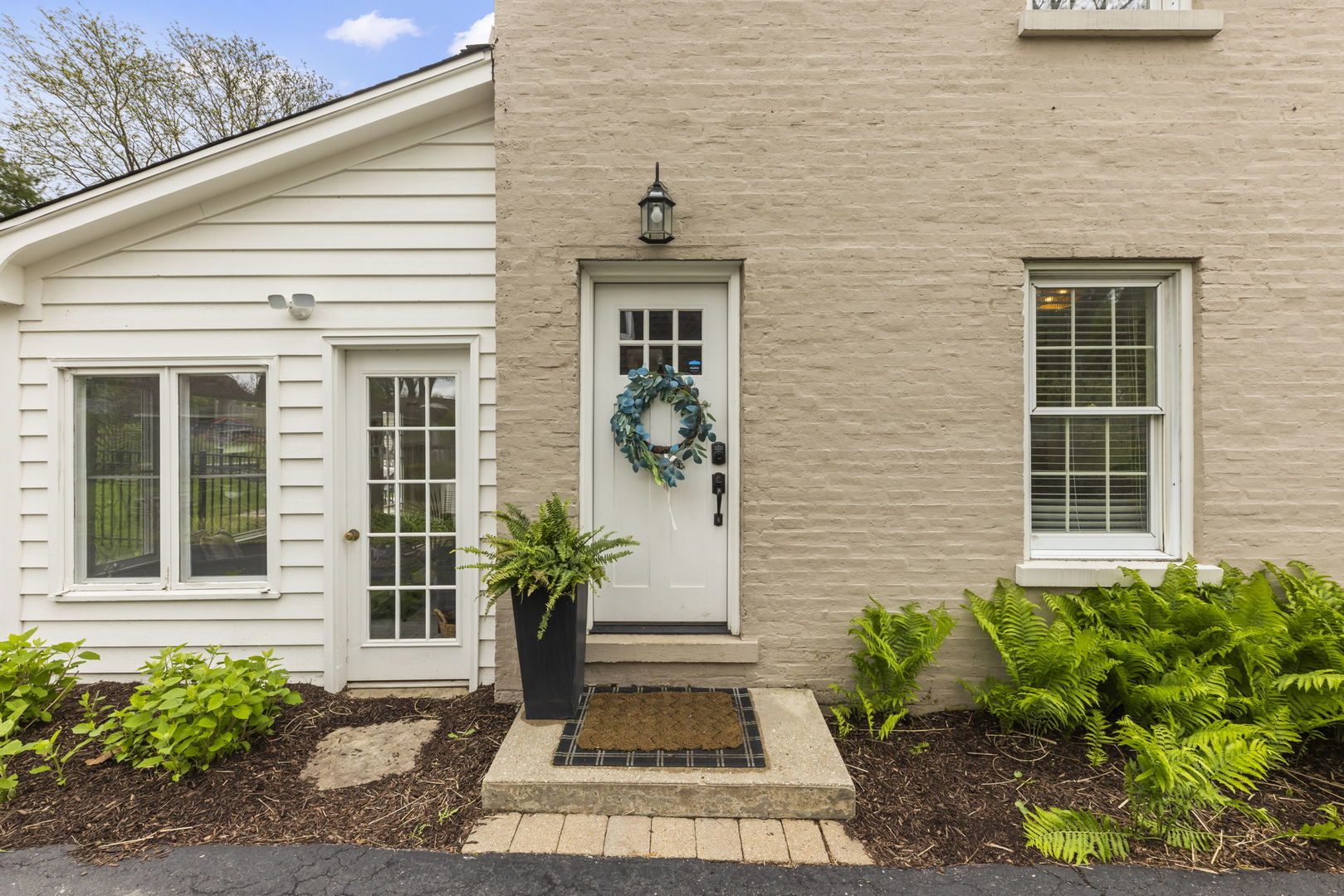 260 Chesterfield Avenue, Glen Ellyn, IL 60137