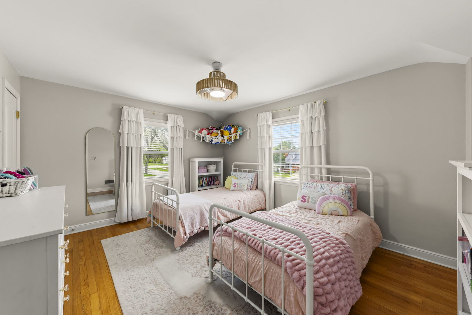 260 Chesterfield Avenue, Glen Ellyn, IL 60137