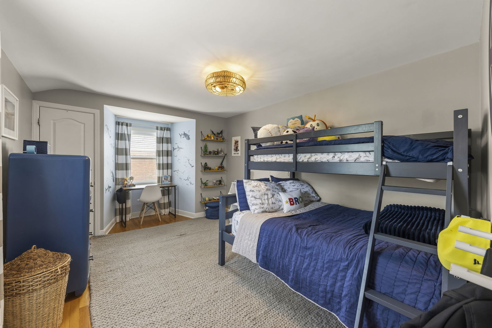 260 Chesterfield Avenue, Glen Ellyn, IL 60137