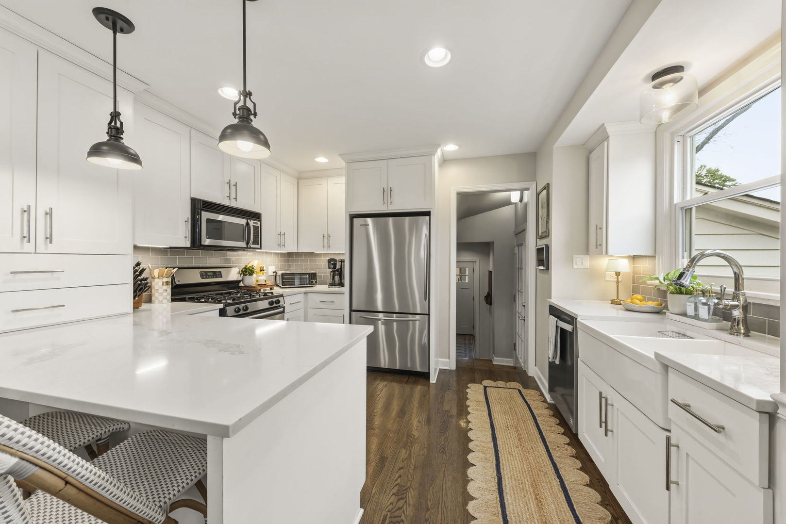 260 Chesterfield Avenue, Glen Ellyn, IL 60137